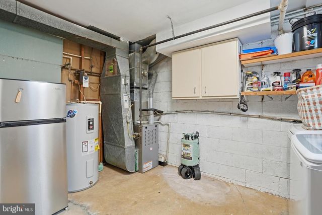 7745 TIVERTON DR, Springfield, VA 22152