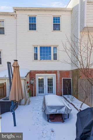 7745 TIVERTON DR, Springfield, VA 22152