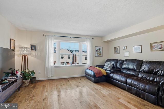 7745 TIVERTON DR, Springfield, VA 22152