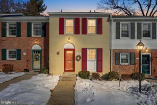 7745 TIVERTON DR, Springfield, VA 22152