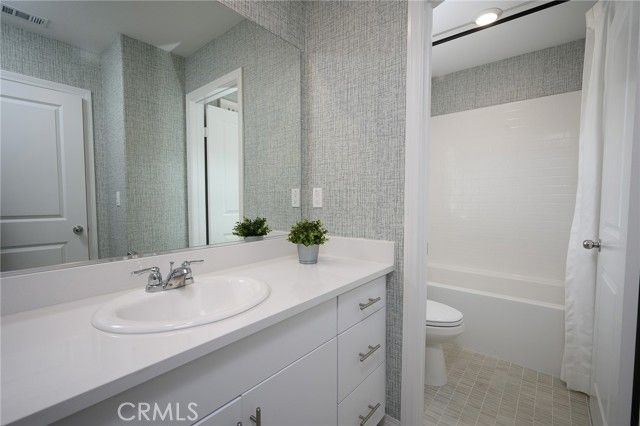 2433 Gunner Ridge Way, Rialto, CA 92377