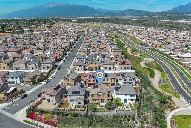 2433 Gunner Ridge Way, Rialto, CA 92377