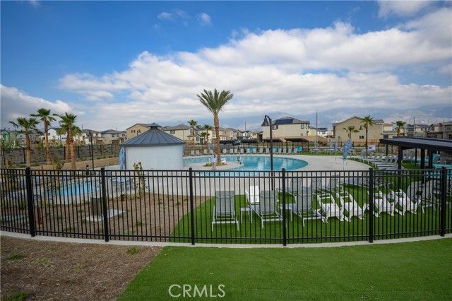 2433 Gunner Ridge Way, Rialto, CA 92377