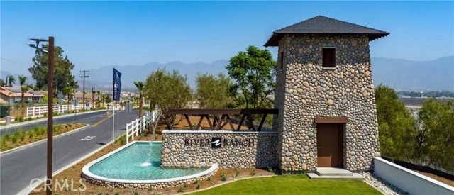 2433 Gunner Ridge Way, Rialto, CA 92377