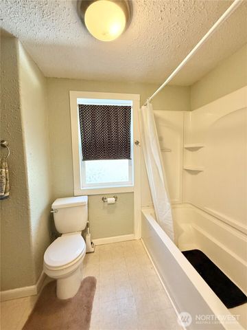 132 Montvu Drive, Omak, WA 98841