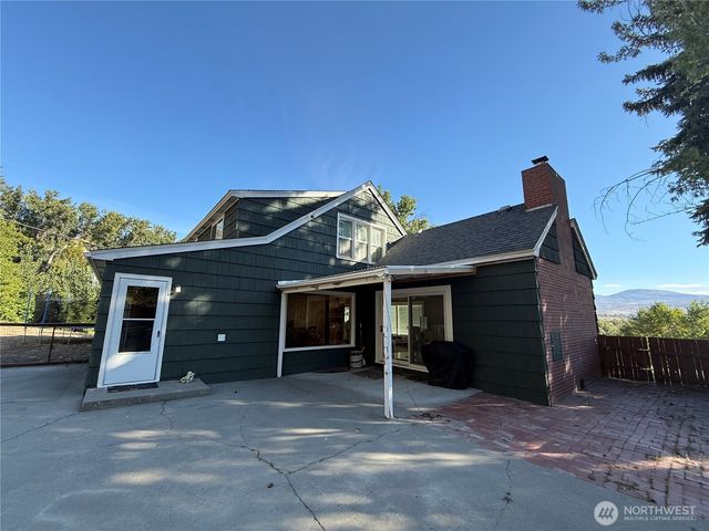 132 Montvu Drive, Omak, WA 98841