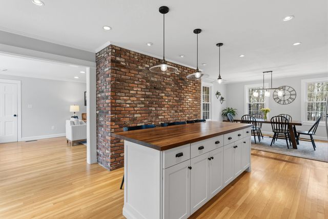 66 Horizon Drive, Bedford, NH 03110