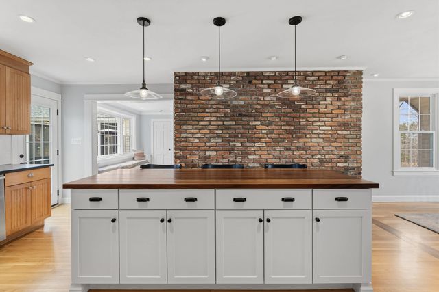 66 Horizon Drive, Bedford, NH 03110