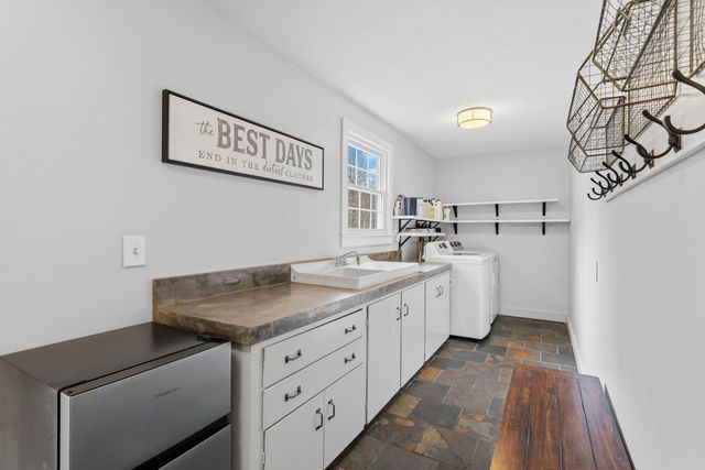 66 Horizon Drive, Bedford, NH 03110