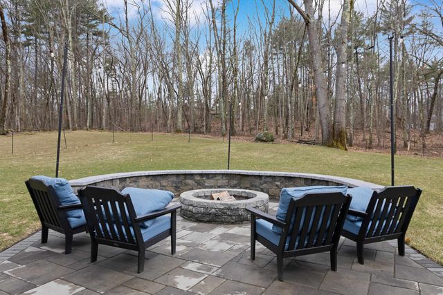 66 Horizon Drive, Bedford, NH 03110