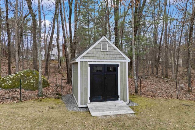 66 Horizon Drive, Bedford, NH 03110