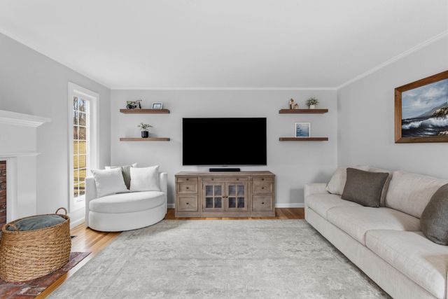 66 Horizon Drive, Bedford, NH 03110