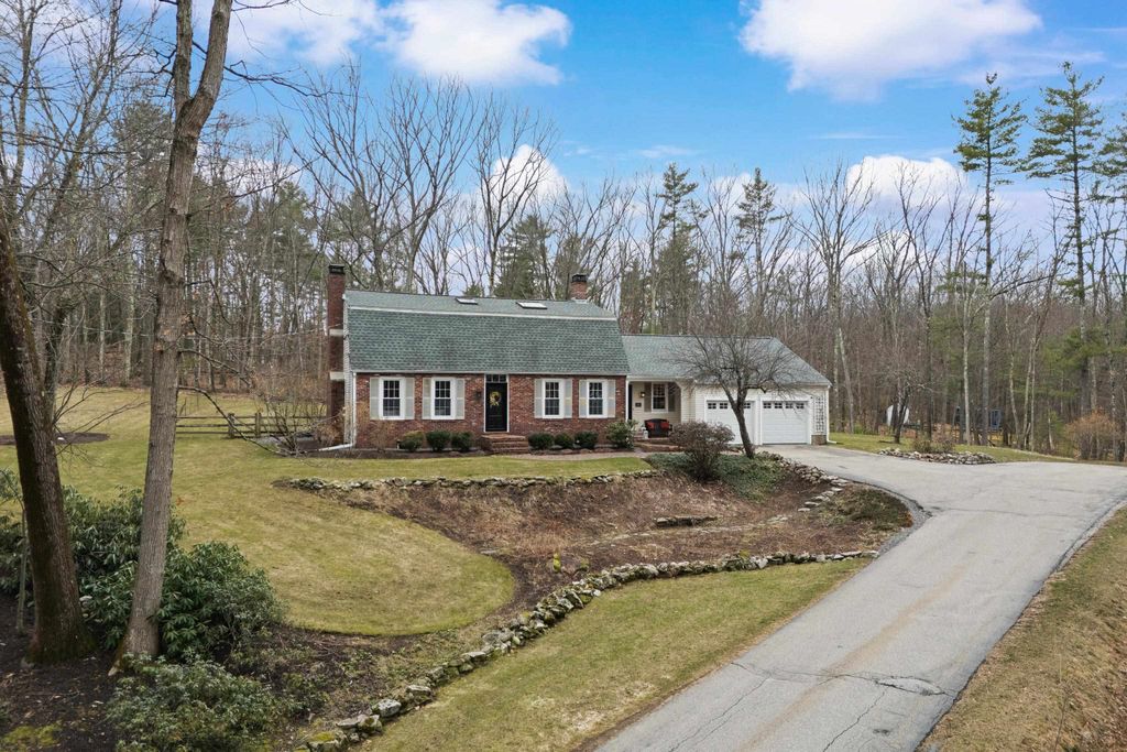 66 Horizon Drive, Bedford, NH 03110