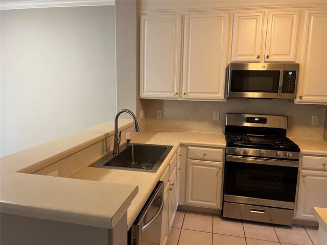 4620 W William Cannon DR 24, Austin, TX 78749