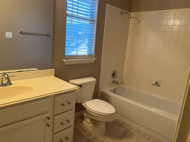 4620 W William Cannon DR 24, Austin, TX 78749