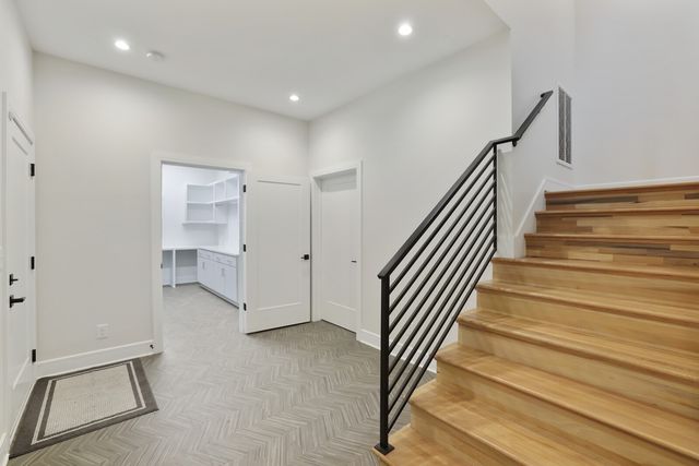 6012B Hill Cir, Nashville, TN 37209