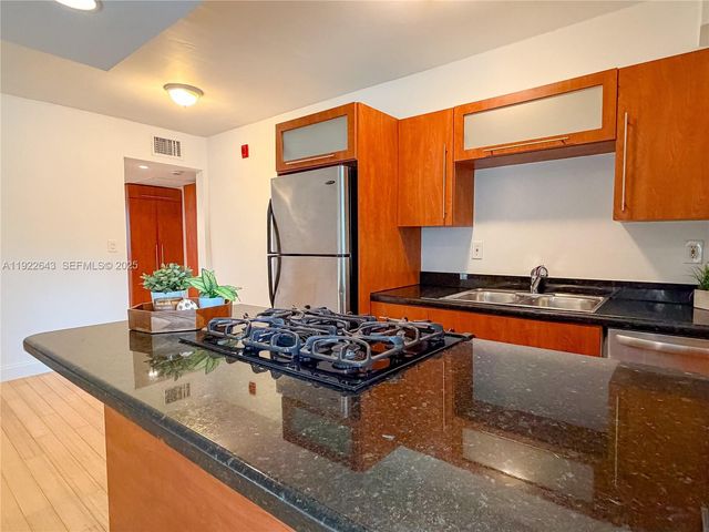 10101 W Bay Harbor Dr 5, Bay Harbor Islands, FL 33154