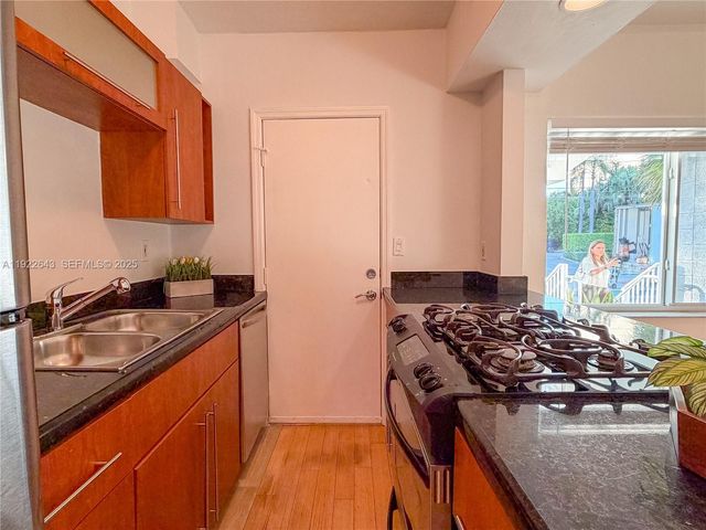 10101 W Bay Harbor Dr 5, Bay Harbor Islands, FL 33154