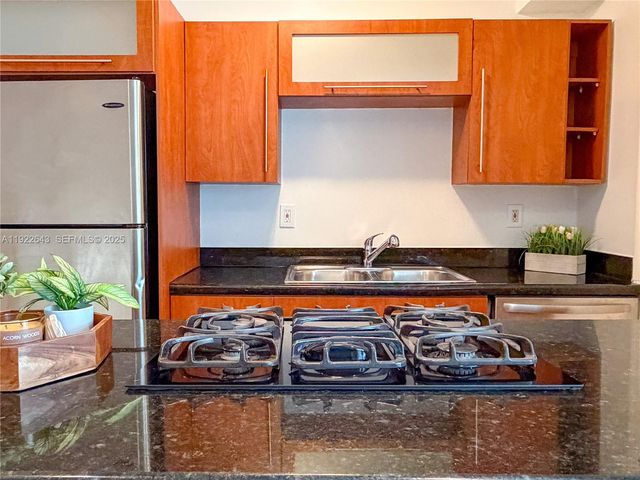 10101 W Bay Harbor Dr 5, Bay Harbor Islands, FL 33154