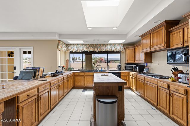 10141 E CHOLLA Street, Scottsdale, AZ 85260