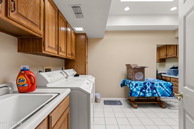 10141 E CHOLLA Street, Scottsdale, AZ 85260