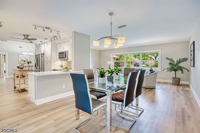 880 Deep Lagoon LN, Fort Myers, FL 33919