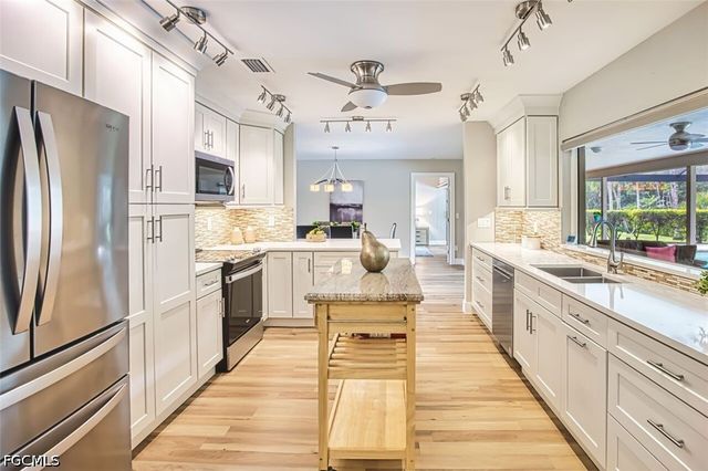 880 Deep Lagoon LN, Fort Myers, FL 33919