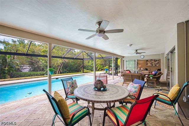 880 Deep Lagoon LN, Fort Myers, FL 33919