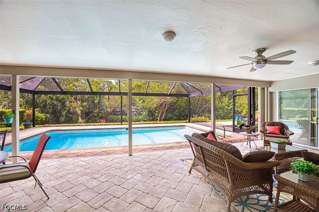 880 Deep Lagoon LN, Fort Myers, FL 33919