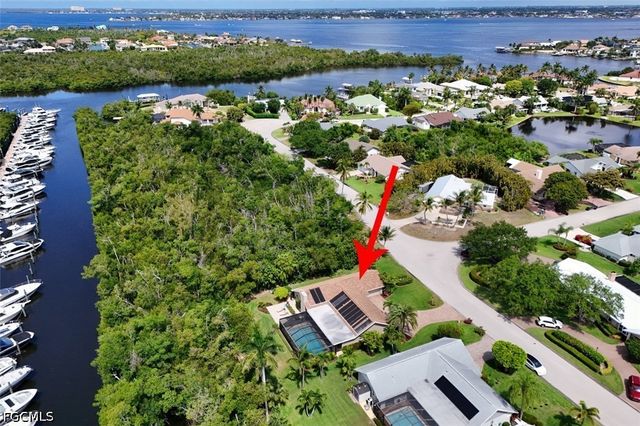 880 Deep Lagoon LN, Fort Myers, FL 33919