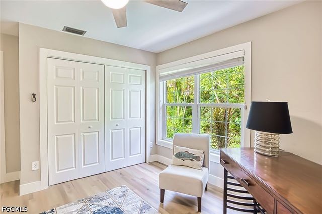 880 Deep Lagoon LN, Fort Myers, FL 33919