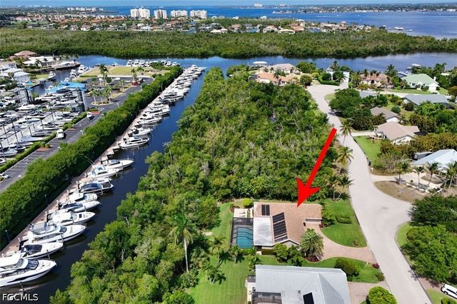 880 Deep Lagoon LN, Fort Myers, FL 33919