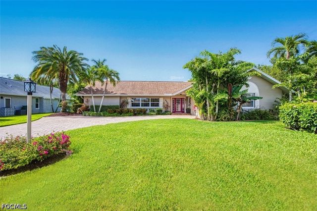 880 Deep Lagoon LN, Fort Myers, FL 33919