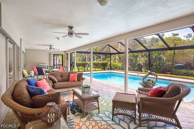 880 Deep Lagoon LN, Fort Myers, FL 33919
