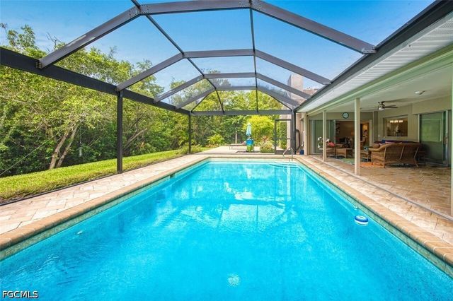 880 Deep Lagoon LN, Fort Myers, FL 33919