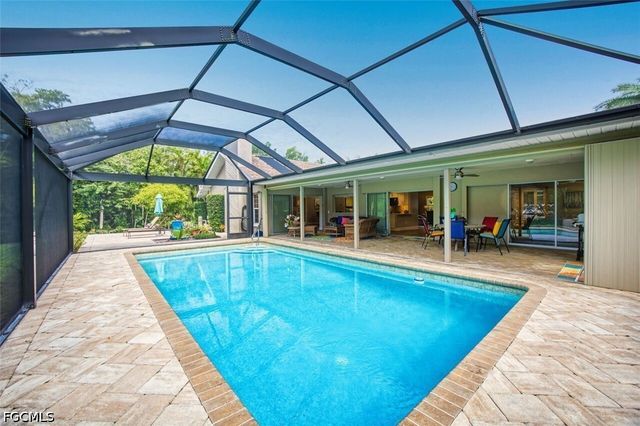 880 Deep Lagoon LN, Fort Myers, FL 33919