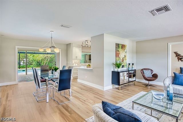 880 Deep Lagoon LN, Fort Myers, FL 33919