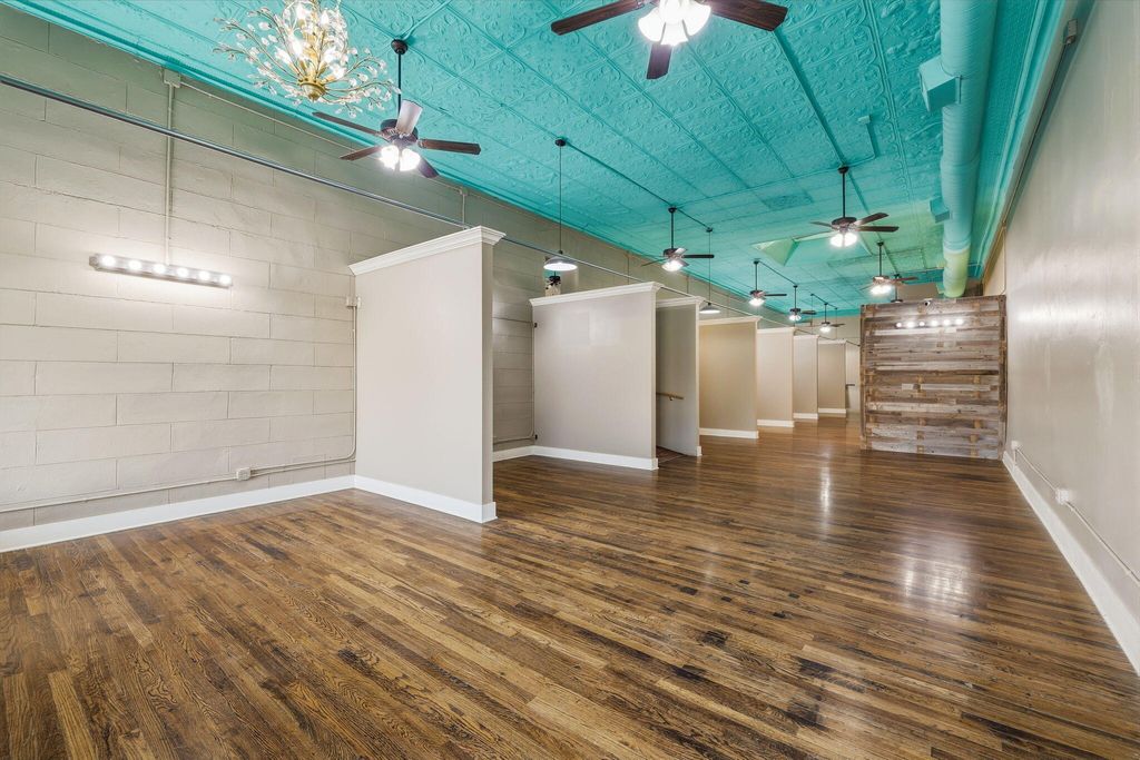 Image 17 of property listing at 318-322 N Chadbourne Street, San Angelo, TX 76903