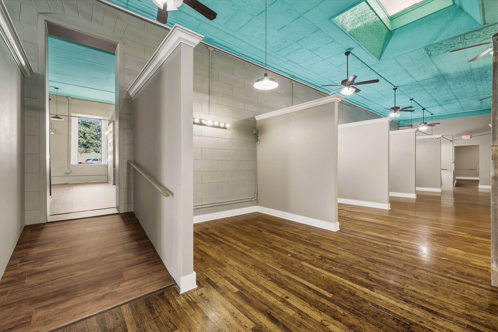 Image 18 of property listing at 318-322 N Chadbourne Street, San Angelo, TX 76903