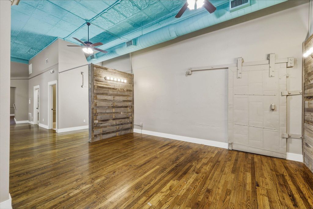 Image 20 of property listing at 318-322 N Chadbourne Street, San Angelo, TX 76903