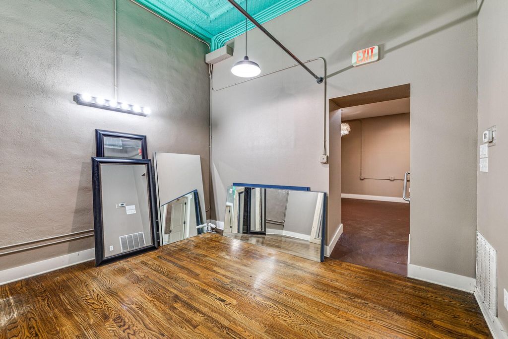 Image 23 of property listing at 318-322 N Chadbourne Street, San Angelo, TX 76903