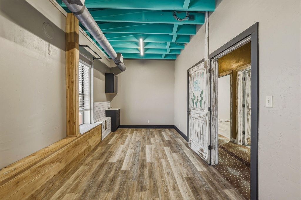 Image 39 of property listing at 318-322 N Chadbourne Street, San Angelo, TX 76903