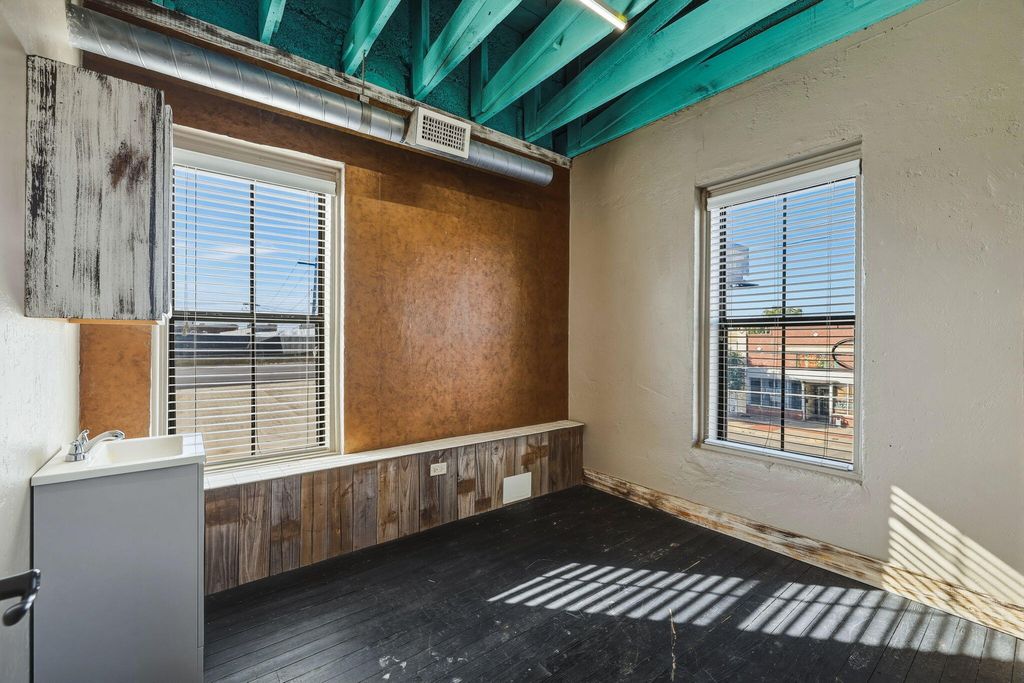Image 40 of property listing at 318-322 N Chadbourne Street, San Angelo, TX 76903