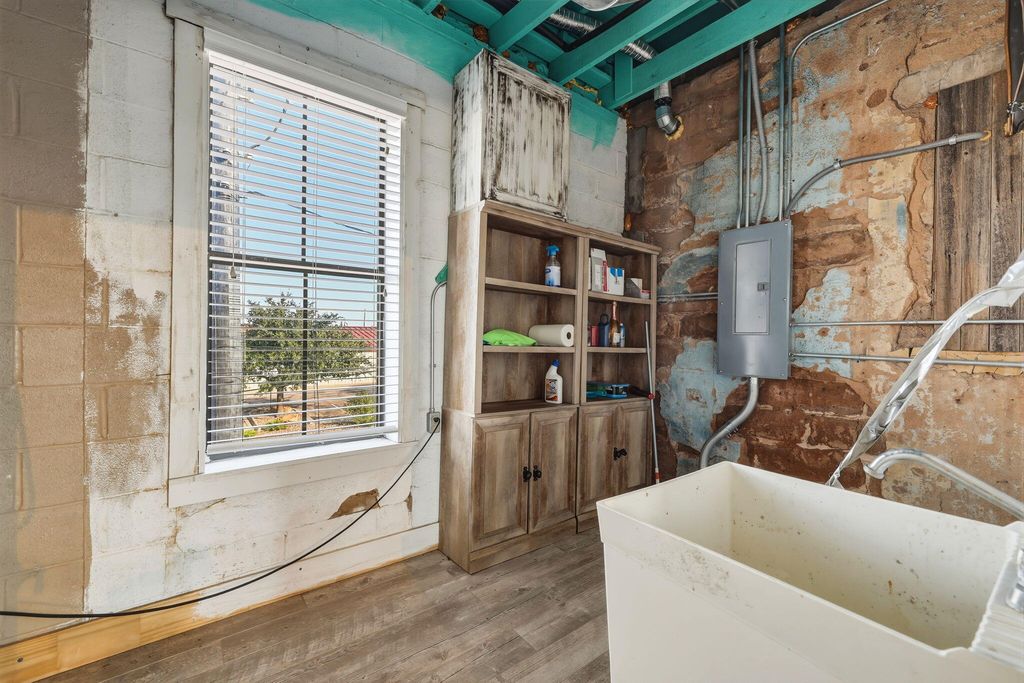 Image 42 of property listing at 318-322 N Chadbourne Street, San Angelo, TX 76903