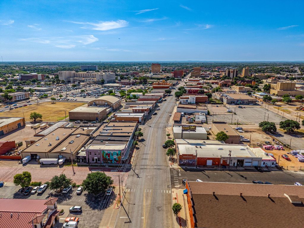 Image 44 of property listing at 318-322 N Chadbourne Street, San Angelo, TX 76903