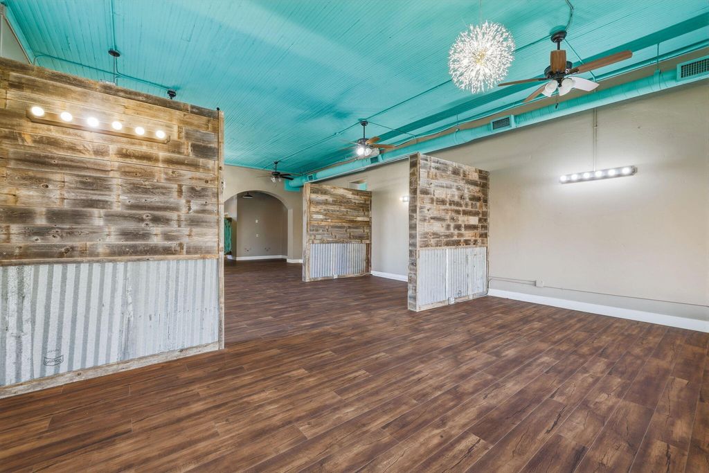 Image 6 of property listing at 318-322 N Chadbourne Street, San Angelo, TX 76903