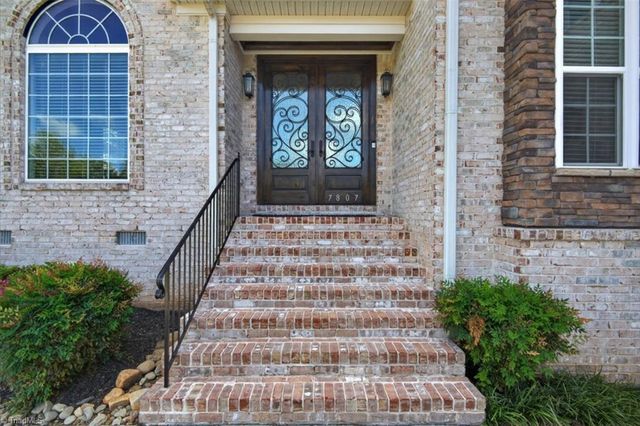 7807 Winterbourne Drive, Summerfield, NC 27358