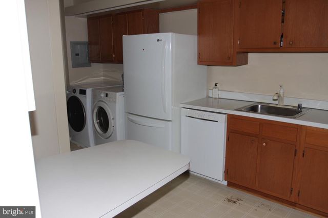 31 STONEHENGE CIR, Pikesville, MD 21208