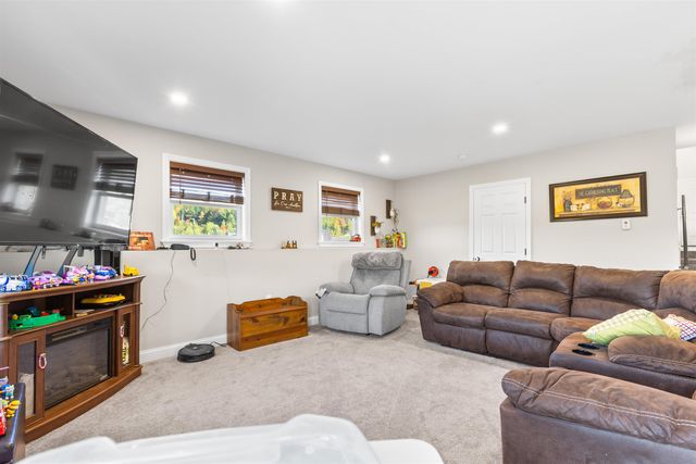 10 Harvest Court, Littleton, NH 03561