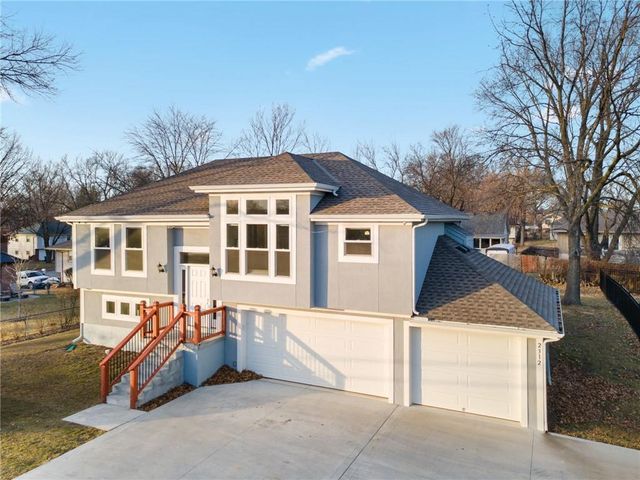 2312 NE 72ND Street, Kansas City, MO 64118